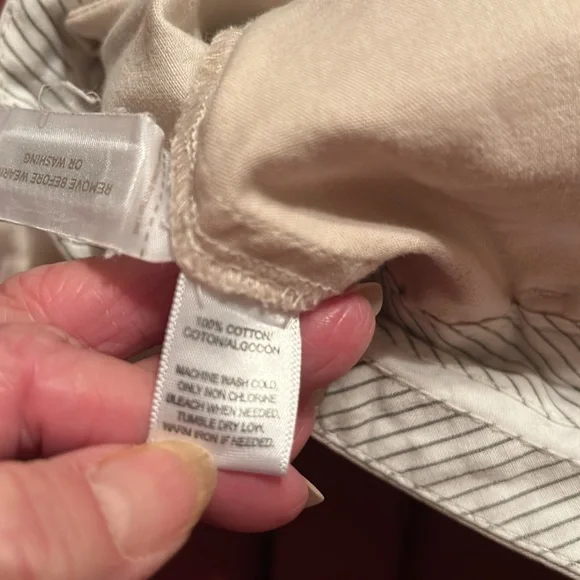 Loft sz 14 Women’s Light Tan Cotton Shorts w/ 4.5 inch inseam. - Picture 5 of 5